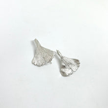 Load image into Gallery viewer, Ginkgo silver earrings