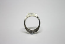 Kép betöltése a galériamegjelenítőbe: Látszat és valóság modern unisex ezüst gyűrű medál