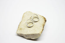 Load image into Gallery viewer, Circular Orbits silver earrings