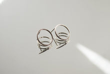 Load image into Gallery viewer, Circular Orbits silver earrings