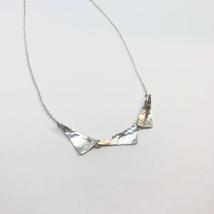 Esőcseppek - Háromszög ezüst nyaklánc