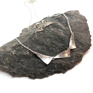 Raindrops - Triangle silver necklace