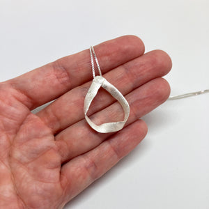 Flow silver drop pendant necklace