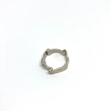 Kép betöltése a galériamegjelenítőbe: Flow ezüst gyűrű 50-es méret
