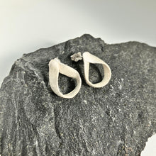 Load image into Gallery viewer, Flow drop silver stud earrings
