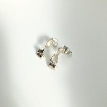 Load image into Gallery viewer, Flow wave silver stud earrings
