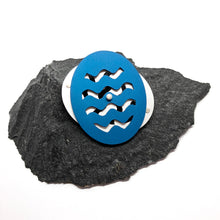 Load image into Gallery viewer, Waves brooch Nr.3
