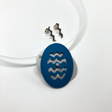 Load image into Gallery viewer, Wave necklace Nr.3 with silver earrings
