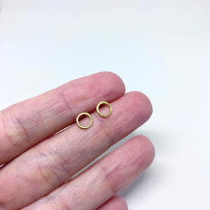 Circle gold-plated silver stud earrings