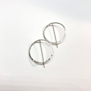 Round silver dangling earrings