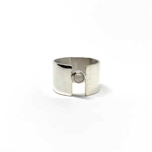 Pure silver ring with moonstone