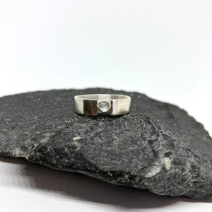 Pure mini silver ring with moonstone