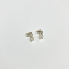 Load image into Gallery viewer, Raindrops - Band silver stud earrings

