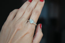 Kép betöltése a galériamegjelenítőbe: Akvamarin ezüst gyűrű
