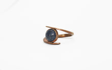 Load image into Gallery viewer, Lapis lazuli ring copper
