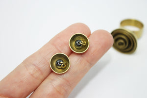 Play with me! Brass ring and earrings set with hematite