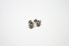Load image into Gallery viewer, Tick ​​silver earrings with zirconia
