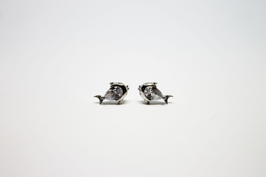 Fish silver earrings with zirconia